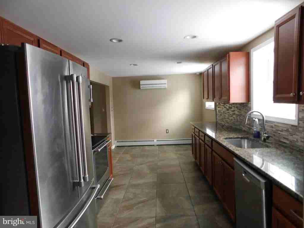 747 Churchville Rd - Photo 7 of 14