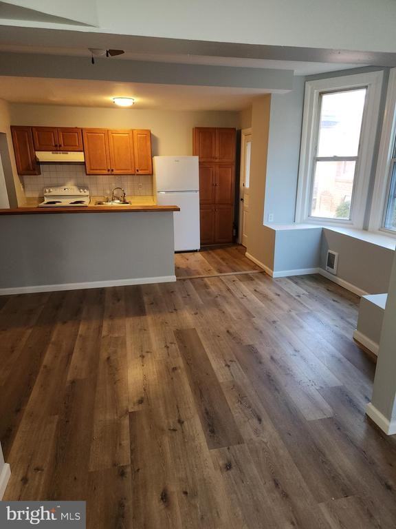 5025 Penn St ##1 - Photo 3 of 7