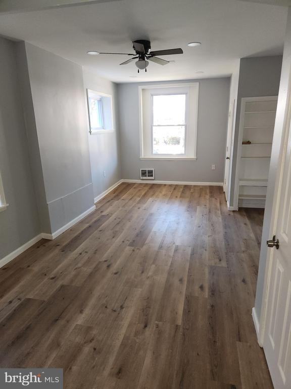 5025 Penn St ##1 - Photo 4 of 7