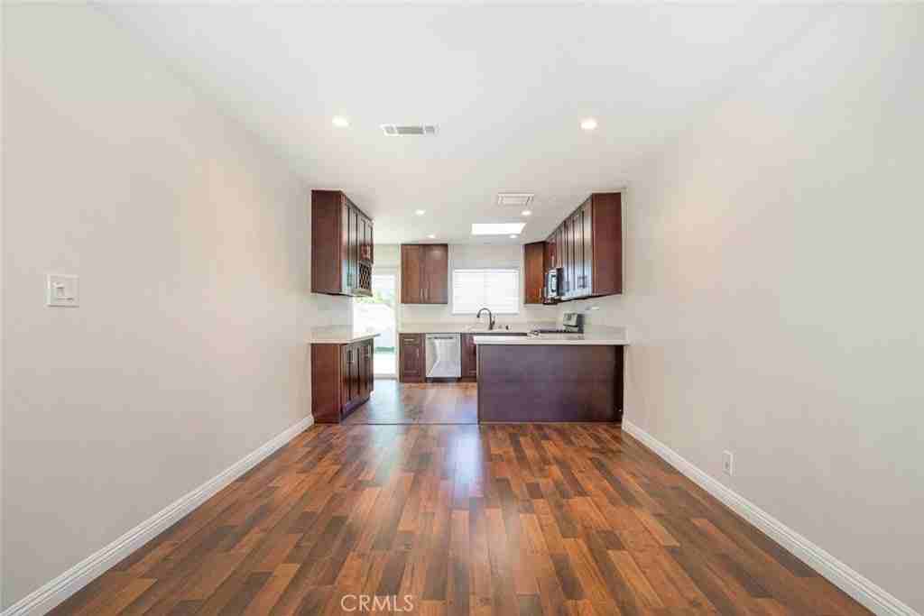 17425 Emelita St - Photo 7 of 29