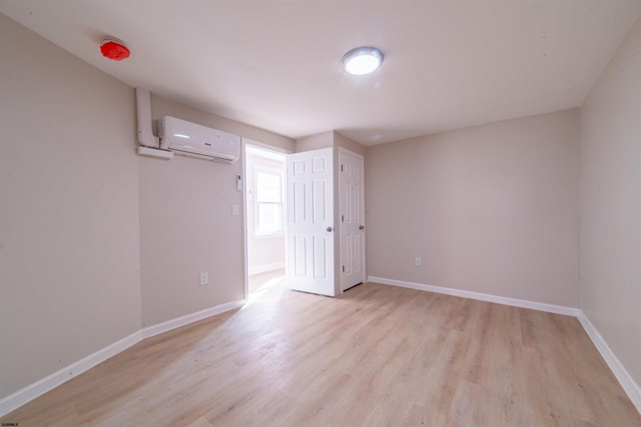 115 N Delancy Pl - Photo 3 of 9