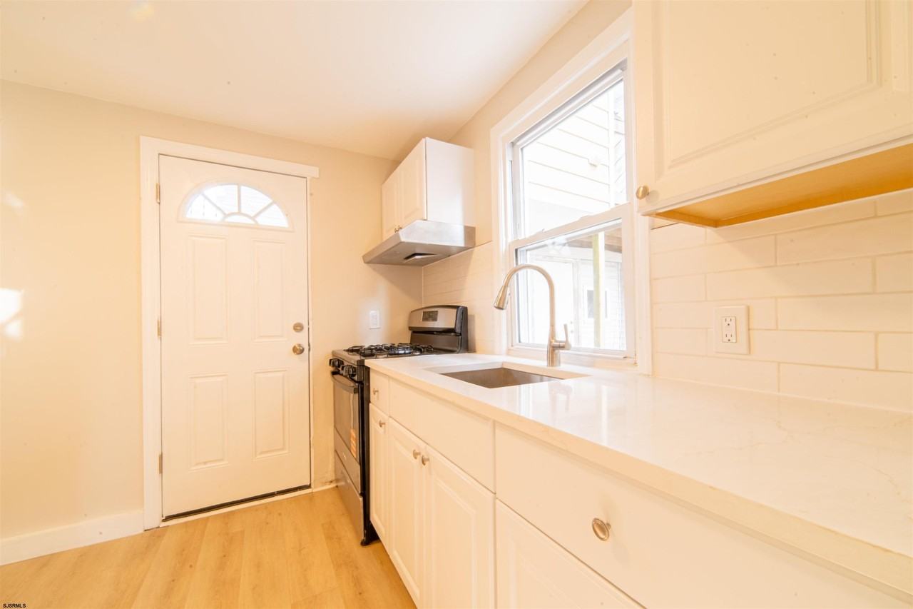 115 N Delancy Pl - Photo 7 of 9