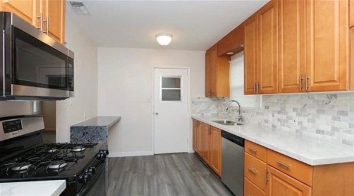 10920 Mather Ave - Photo 6 of 17