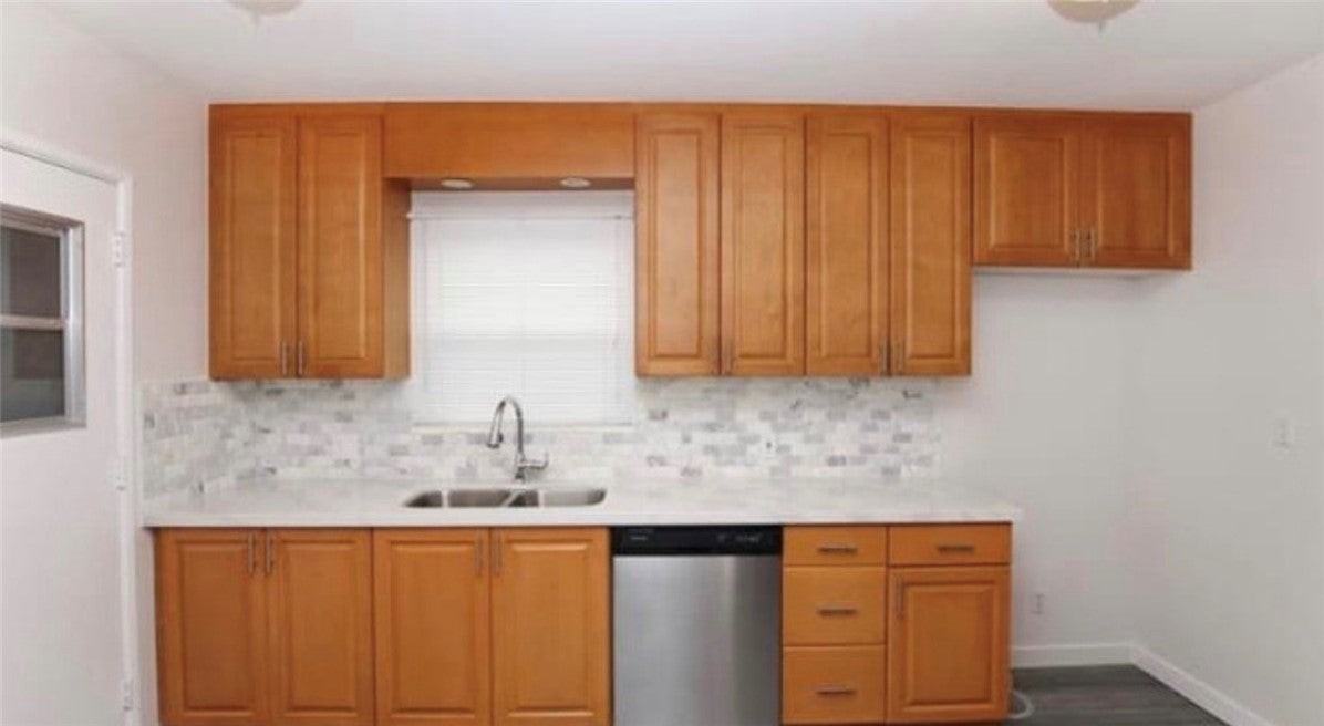 10920 Mather Ave - Photo 7 of 17