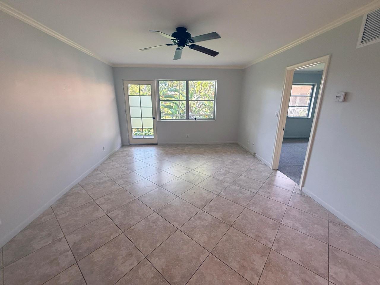 136 Ne 19th Ct - Photo 4 of 20