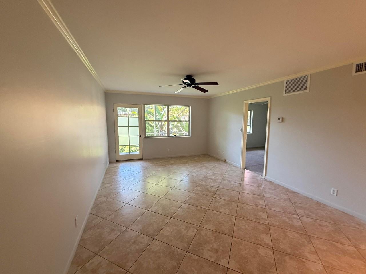 136 Ne 19th Ct - Photo 5 of 20