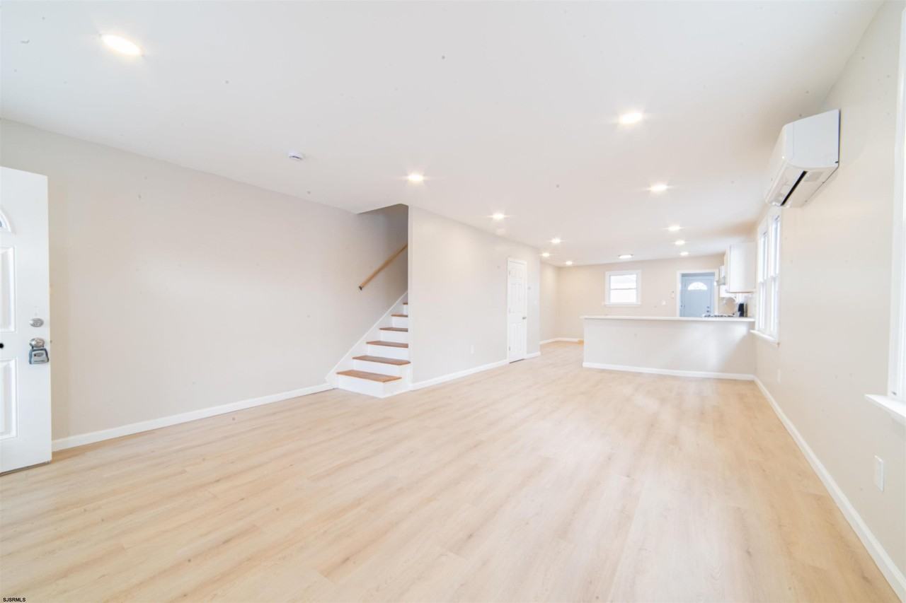 115 N Delancy Pl - Photo 4 of 14