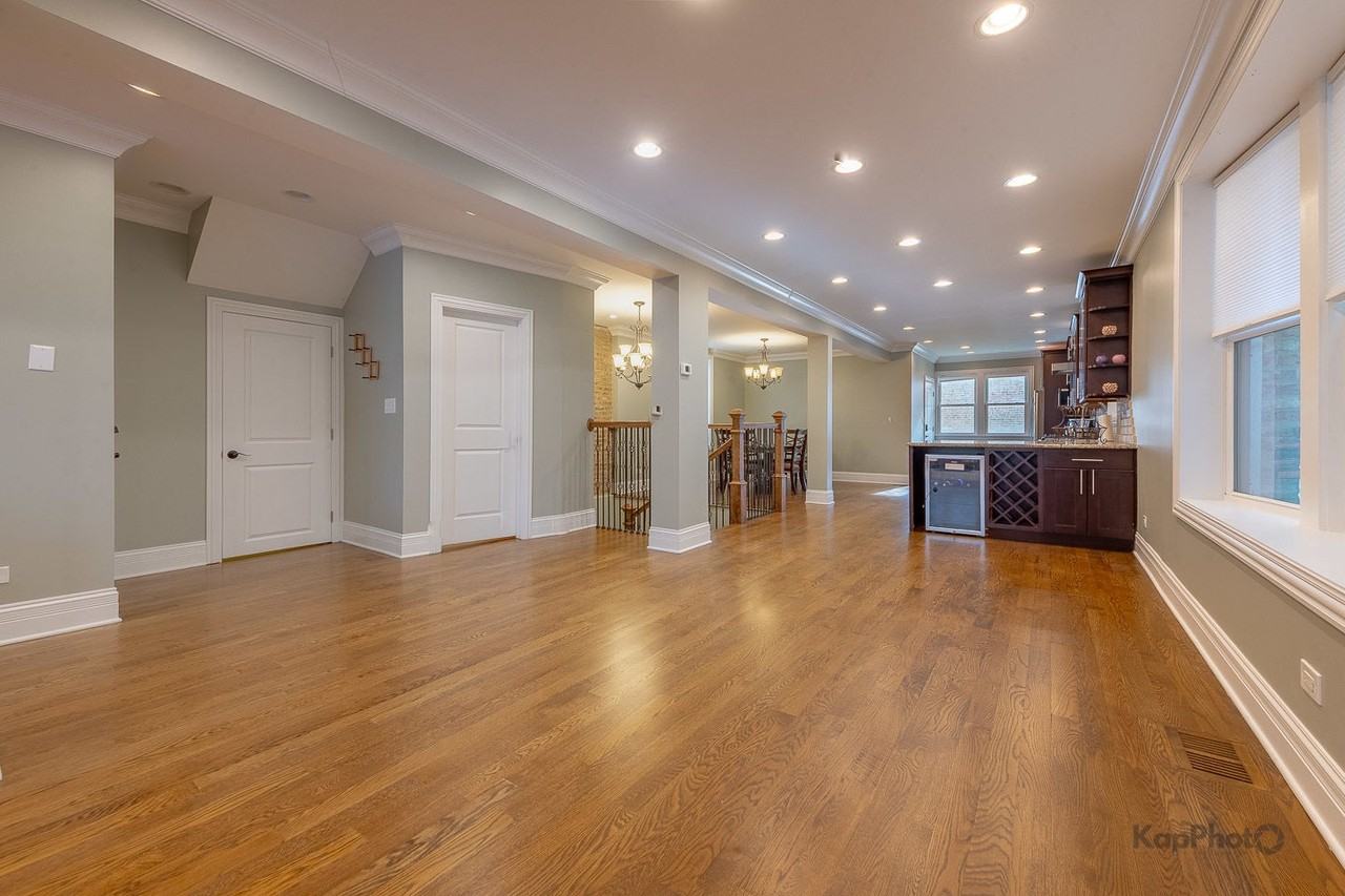 3639 N Troy St - Photo 6 of 30