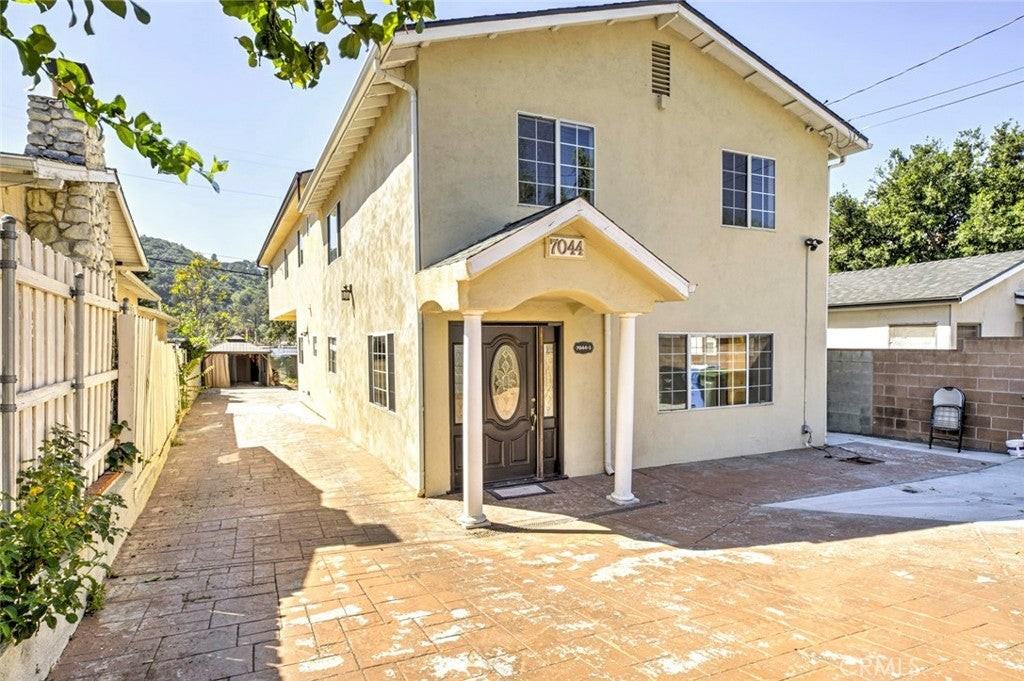 7044 Greeley St - Photo 2 of 27