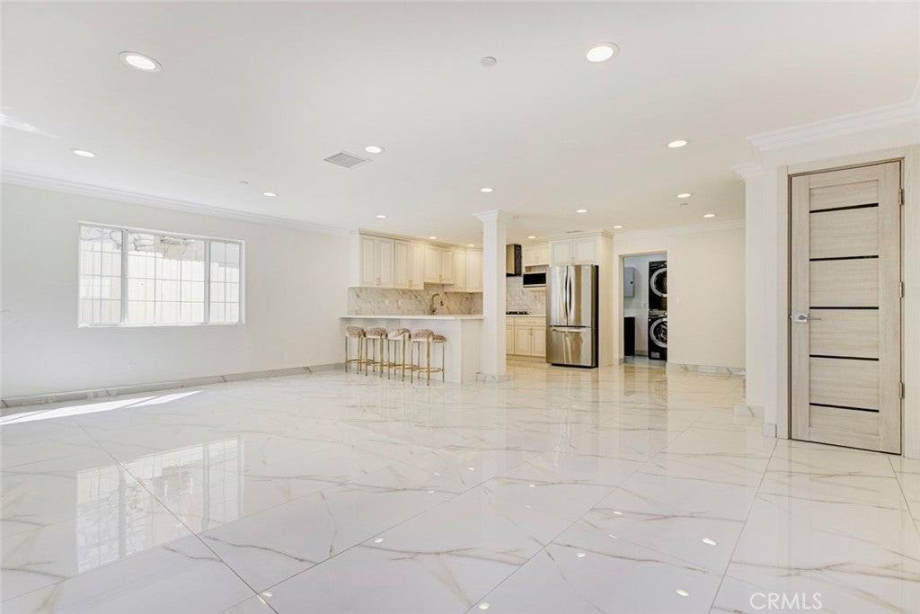 7044 Greeley St - Photo 7 of 27