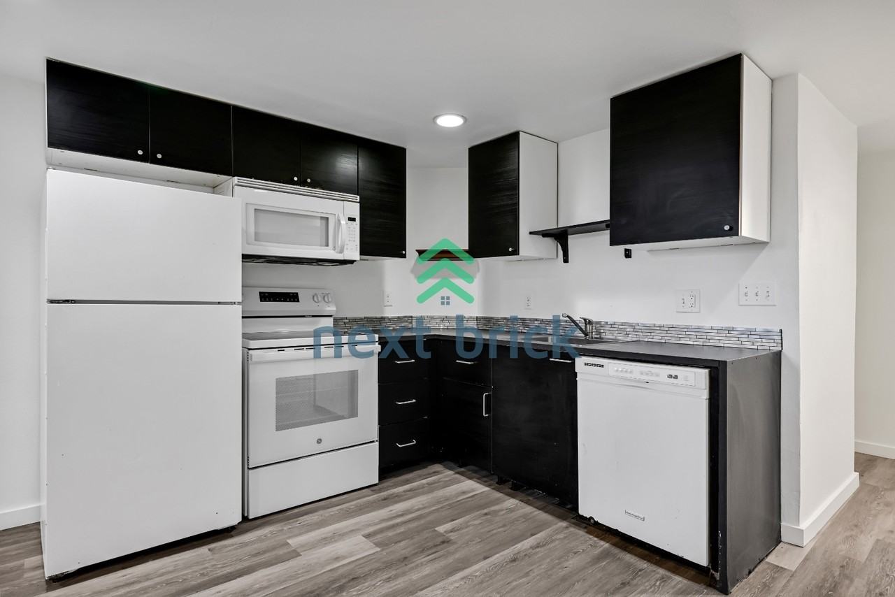 10616 Des Moines Memorial Dr S - Photo 2 of 10