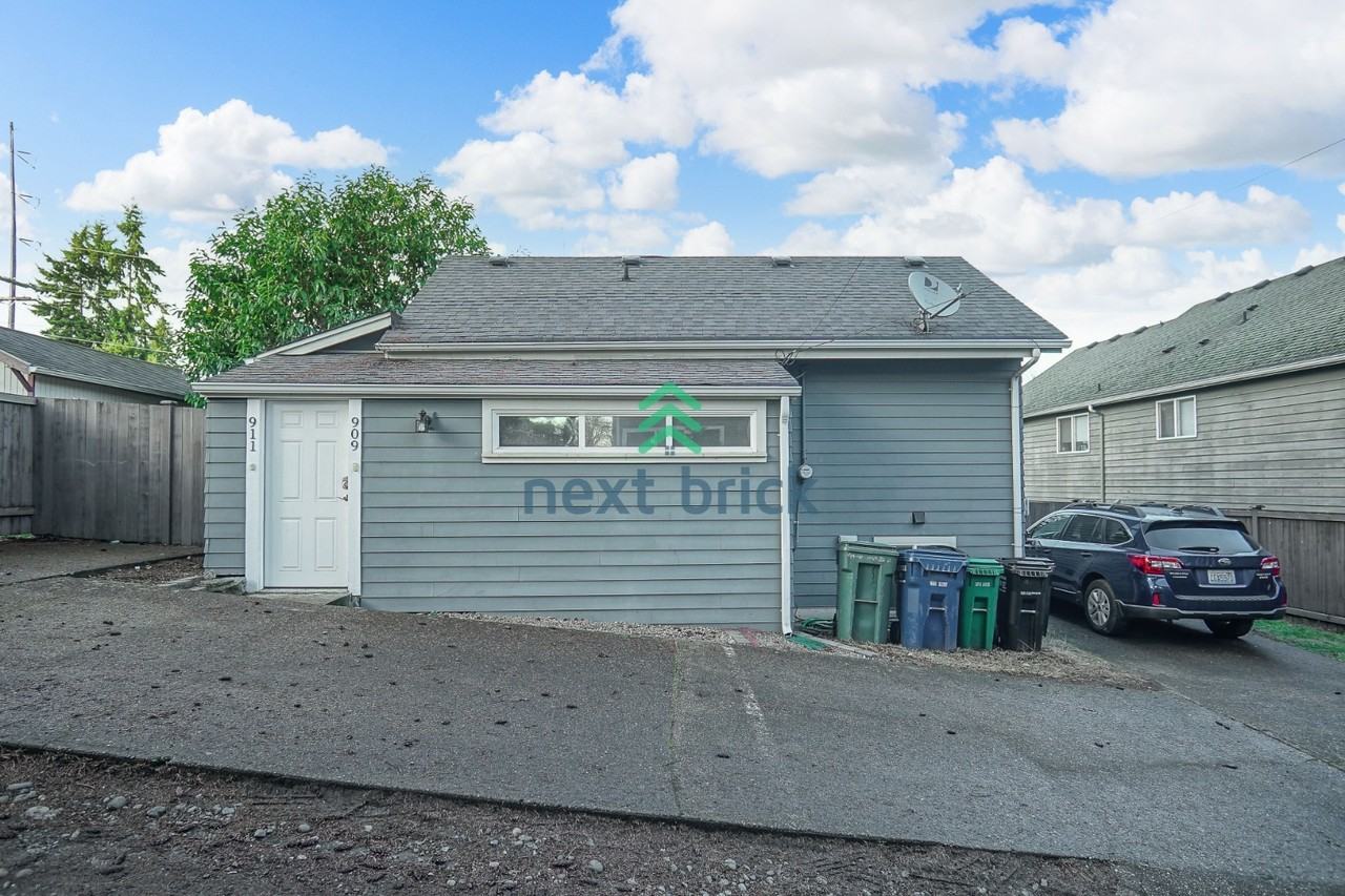 909 N 105th St - Photo 2 of 15