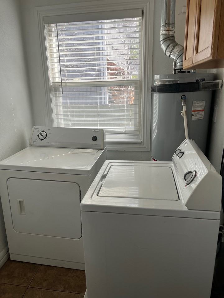 221 E St - Photo 6 of 20