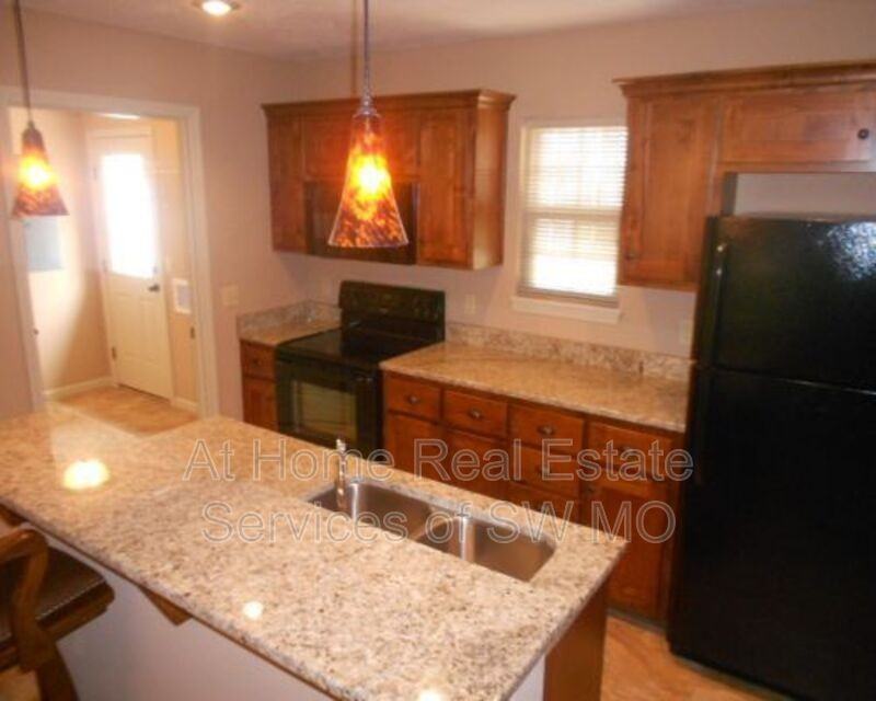 1407 E Seminole St - Photo 2 of 6