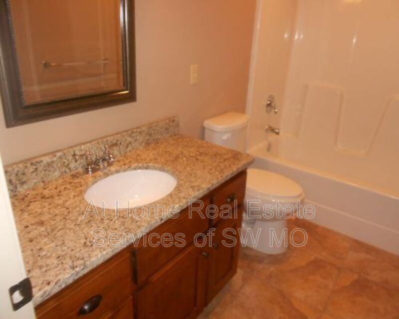 1407 E Seminole St - Photo 5 of 6