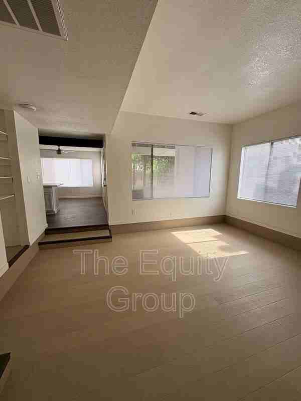 1942 E Woodsville Ct - Photo 4 of 26