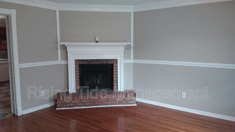 422 Buckingham Cir - Photo 2 of 11