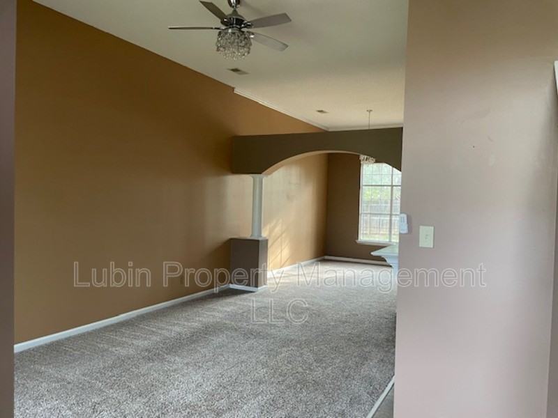 5474 Hidden Meadows Dr - Photo 2 of 8