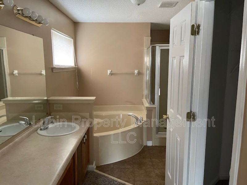 5474 Hidden Meadows Dr - Photo 6 of 8