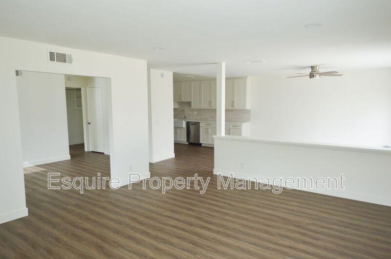 5190 Laurel Park Dr - Photo 4 of 18