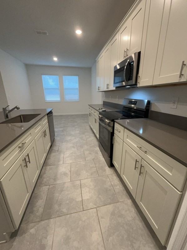 3132 Country Side Dr - Photo 6 of 50