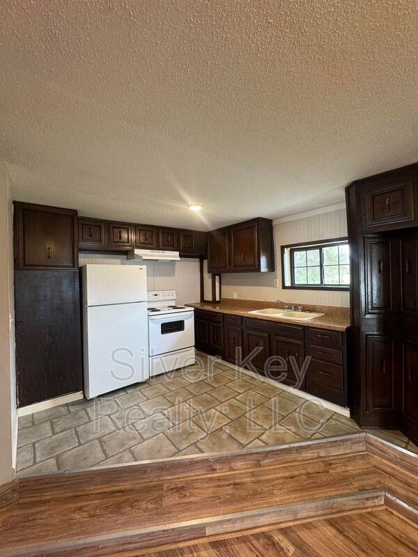 1432 Niles Ferry Rd #1 - Photo 4 of 9