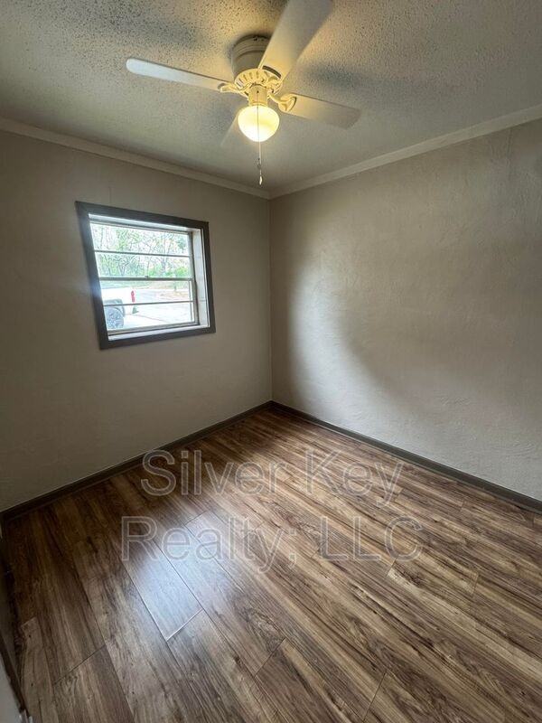 1432 Niles Ferry Rd #1 - Photo 5 of 9