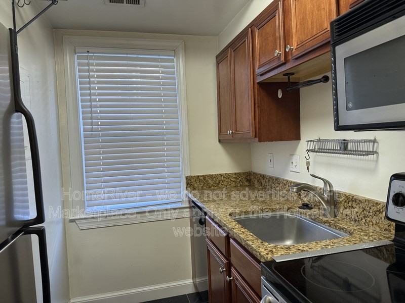 722 S Washington St #104 - Photo 4 of 13