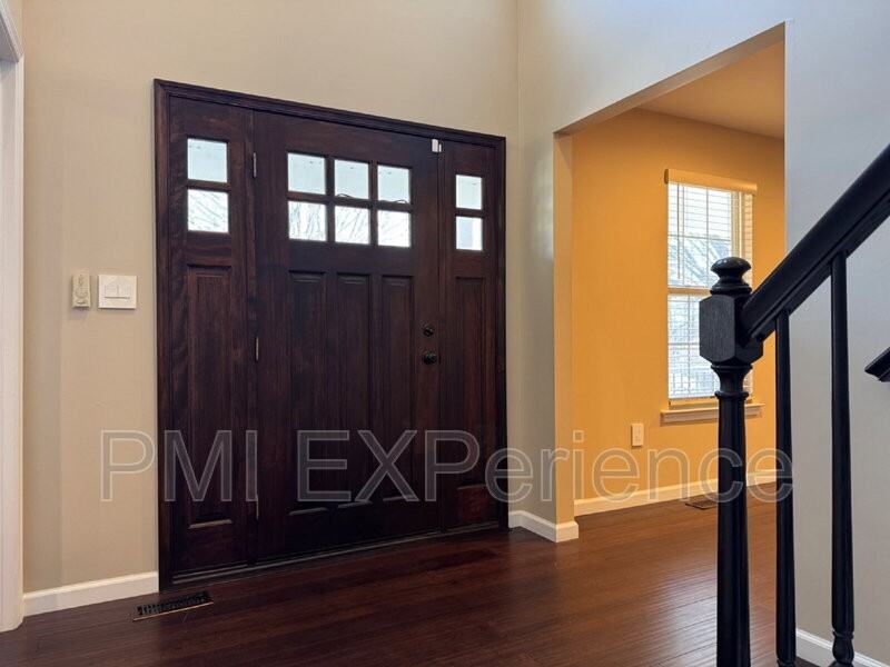 9203 Sandy Creek Rd - Photo 4 of 43