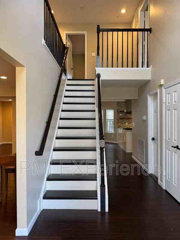 9203 Sandy Creek Rd - Photo 5 of 43