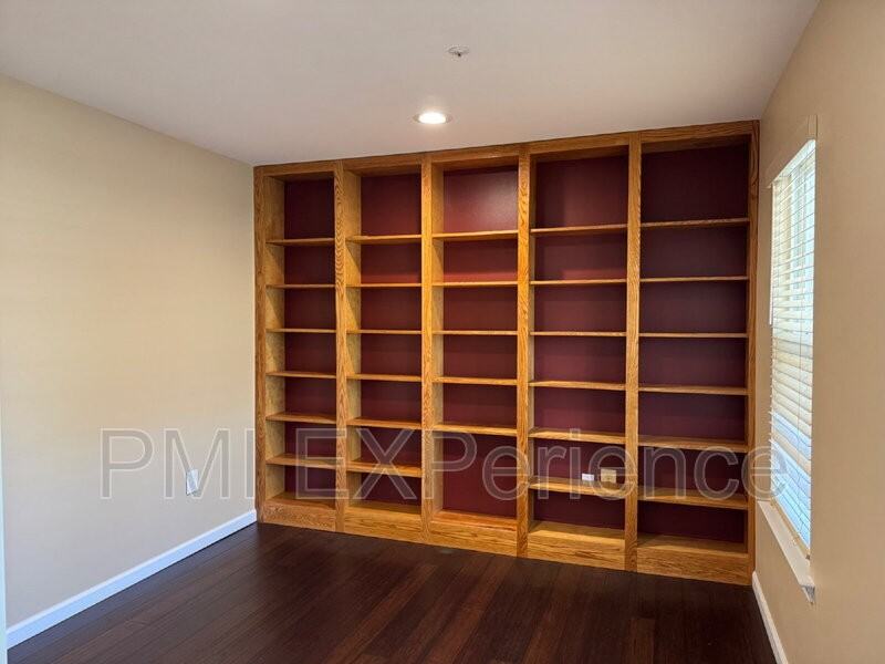 9203 Sandy Creek Rd - Photo 7 of 43