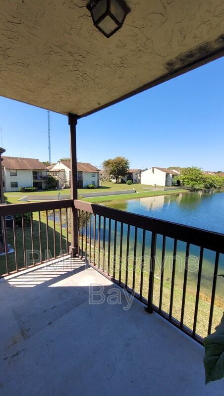 415 Nw 210th St #204-8 - Photo 2 of 15