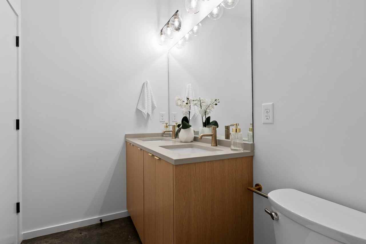 121 Fern Ave #B - Photo 2 of 20