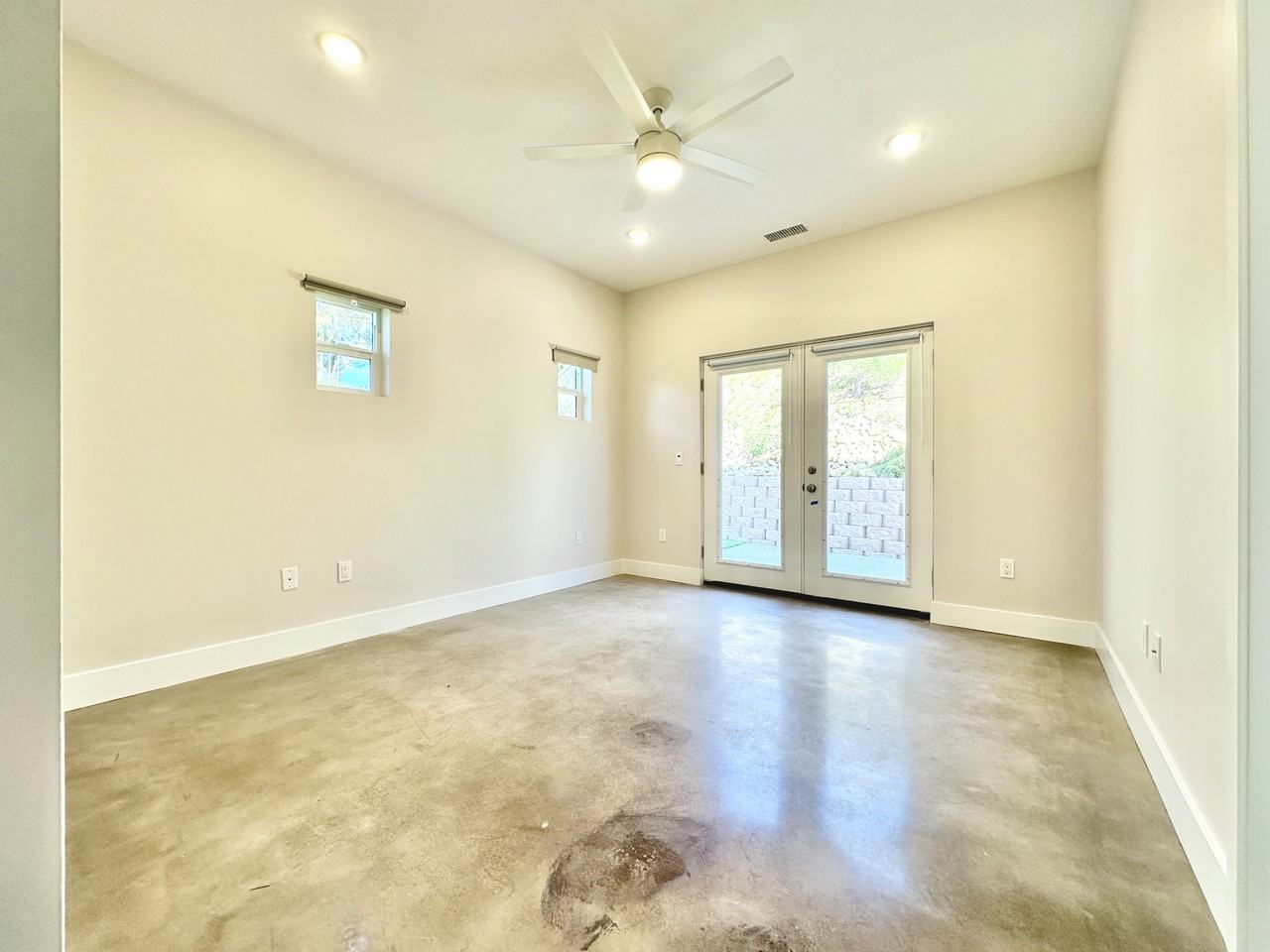 2139 Judson St - Photo 4 of 5