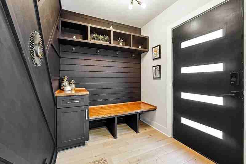 2450 Hillcrest Dr - Photo 2 of 15