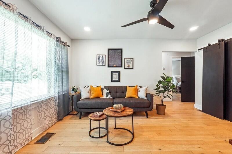 2450 Hillcrest Dr - Photo 3 of 15