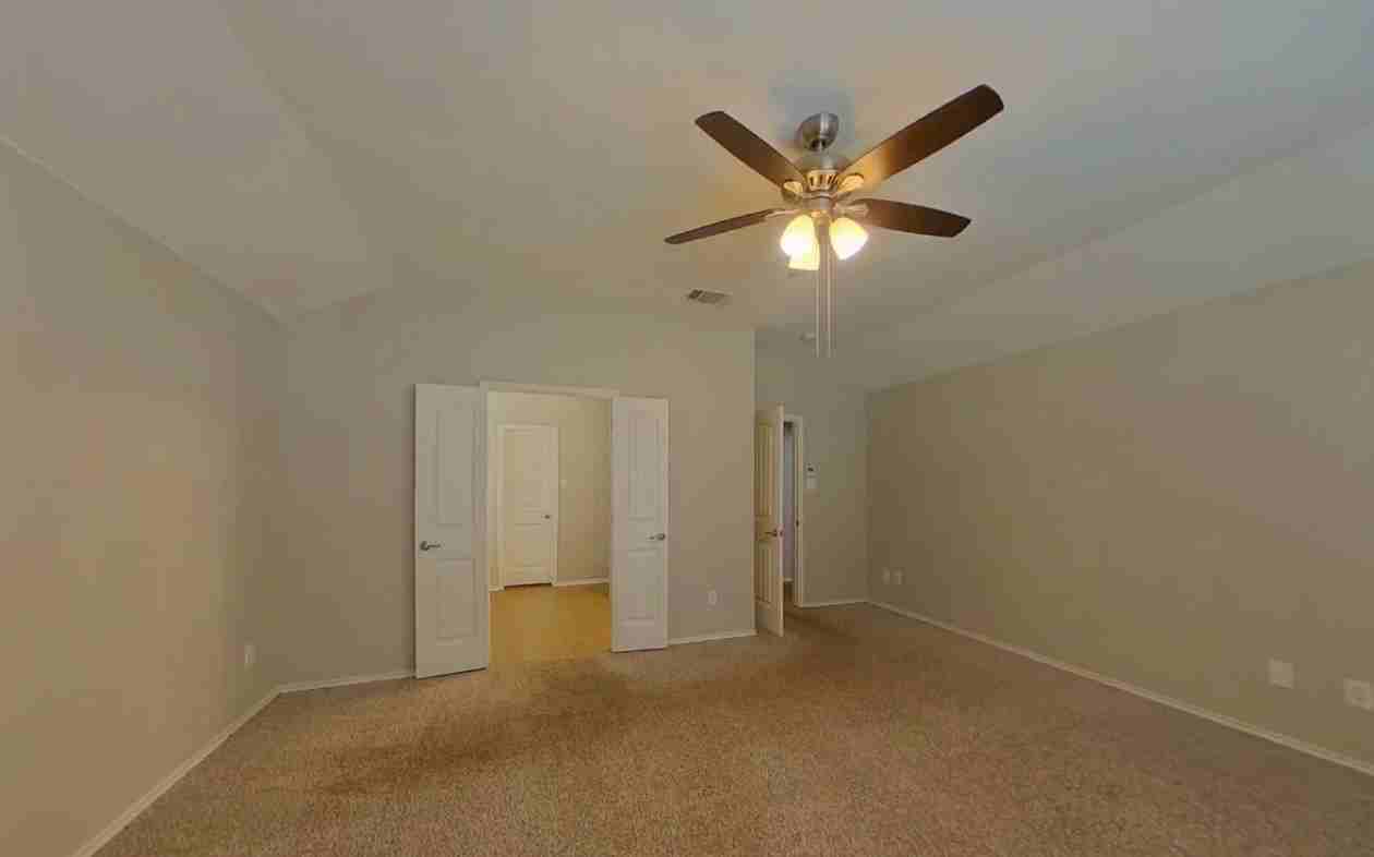 711 Candelila Dr - Photo 2 of 3