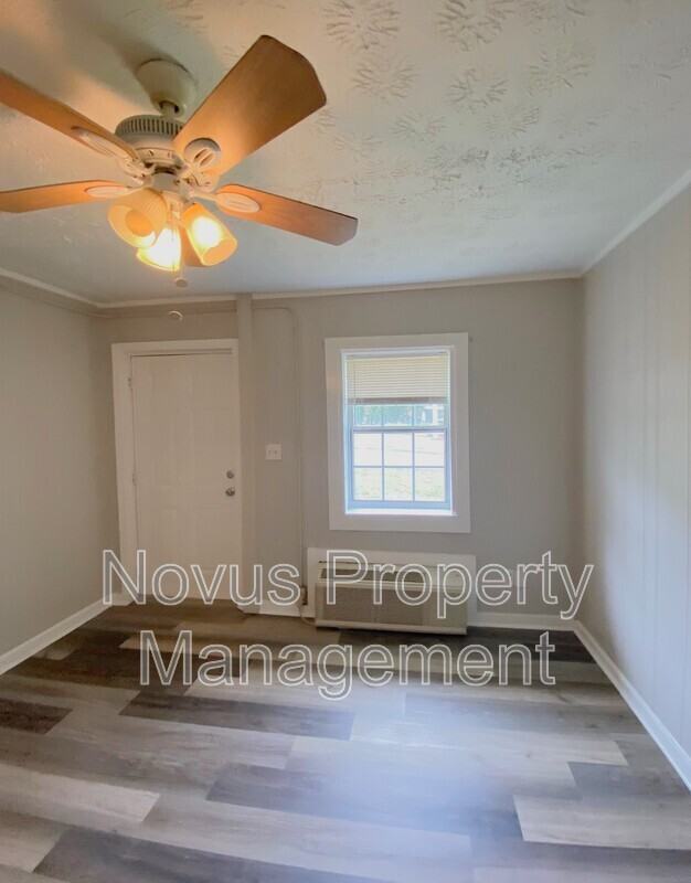 6501 Elsie St #3 - Photo 3 of 9