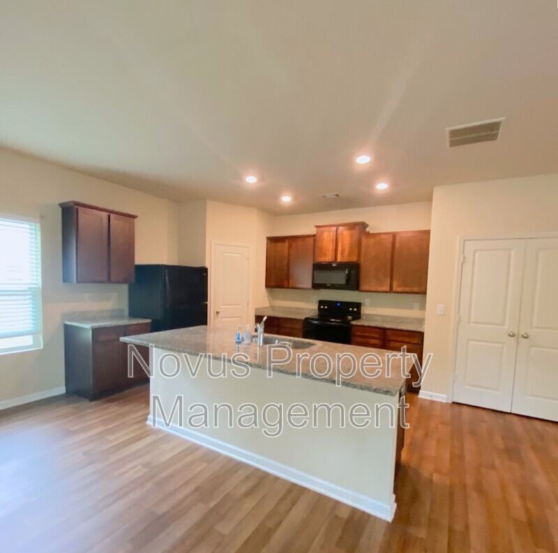 347 Augusta Woods Dr - Photo 2 of 16