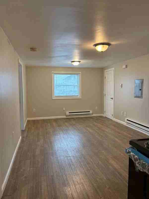 2 Yolande Pl - Photo 2 of 9