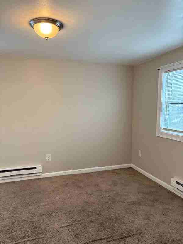 2 Yolande Pl - Photo 5 of 9