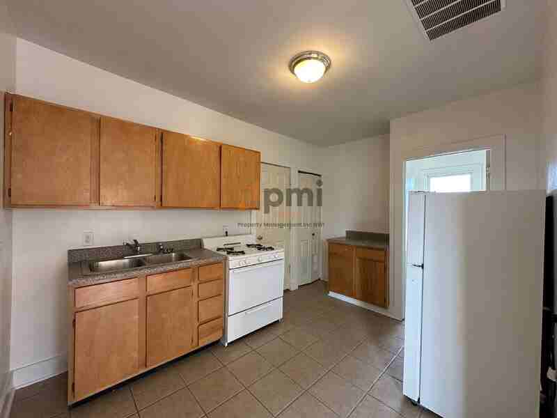 156 W Main St #B - Photo 4 of 13