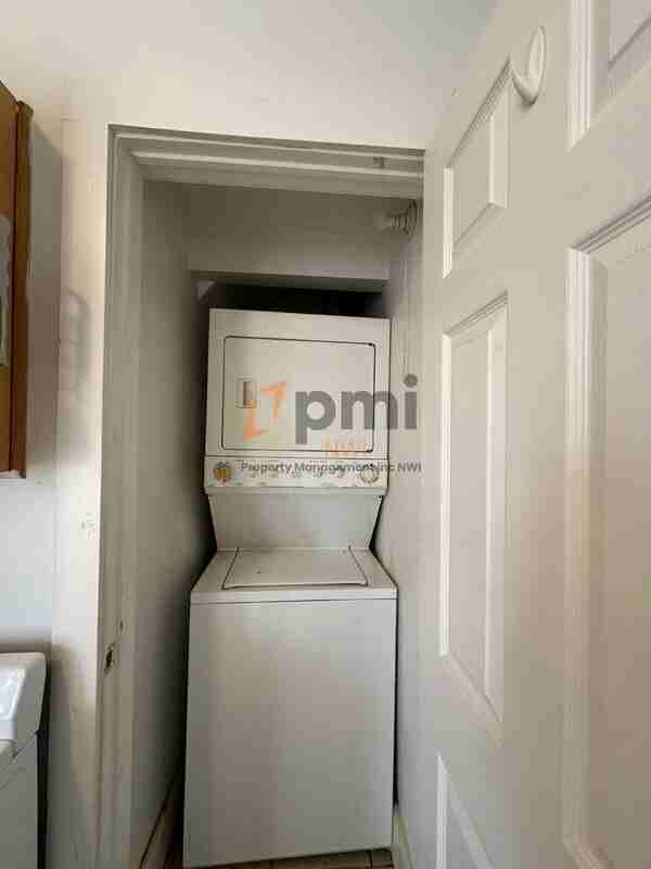 156 W Main St #B - Photo 5 of 13