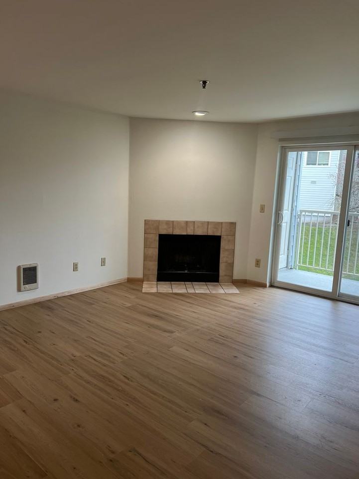 975 Aberdeen Ave Ne - Photo 4 of 18