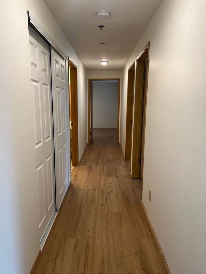 975 Aberdeen Ave Ne - Photo 7 of 18