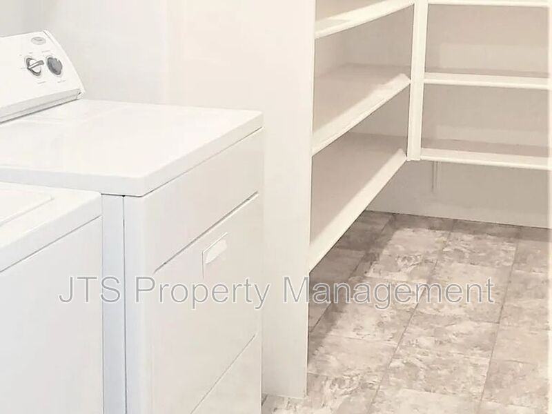 10945 Merrick Way - Photo 3 of 13