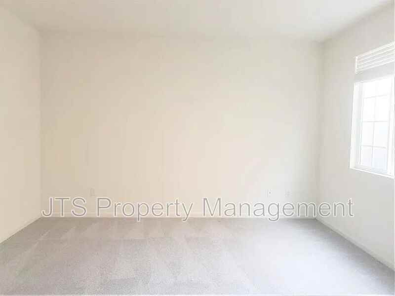 10945 Merrick Way - Photo 6 of 13