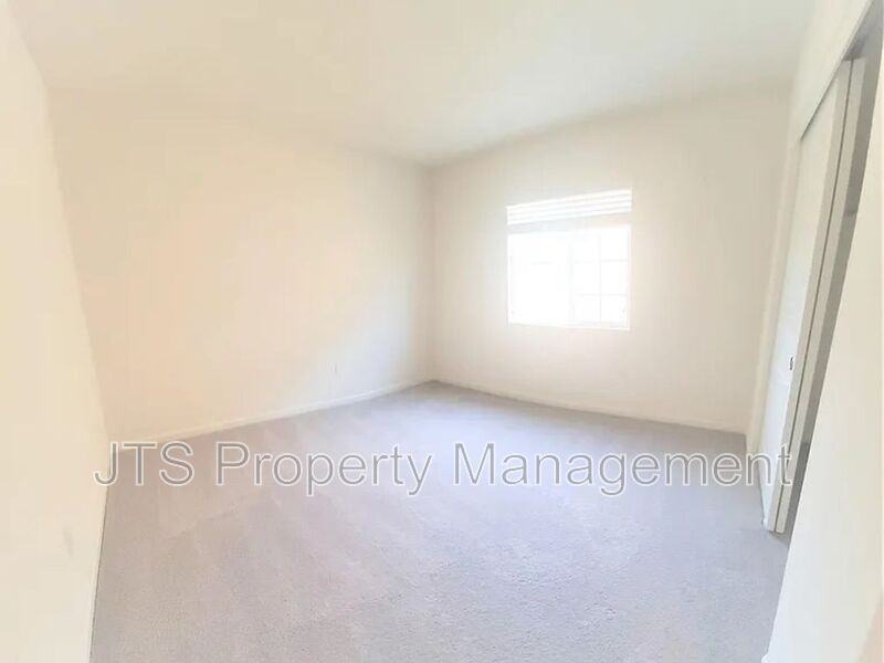 10945 Merrick Way - Photo 7 of 13