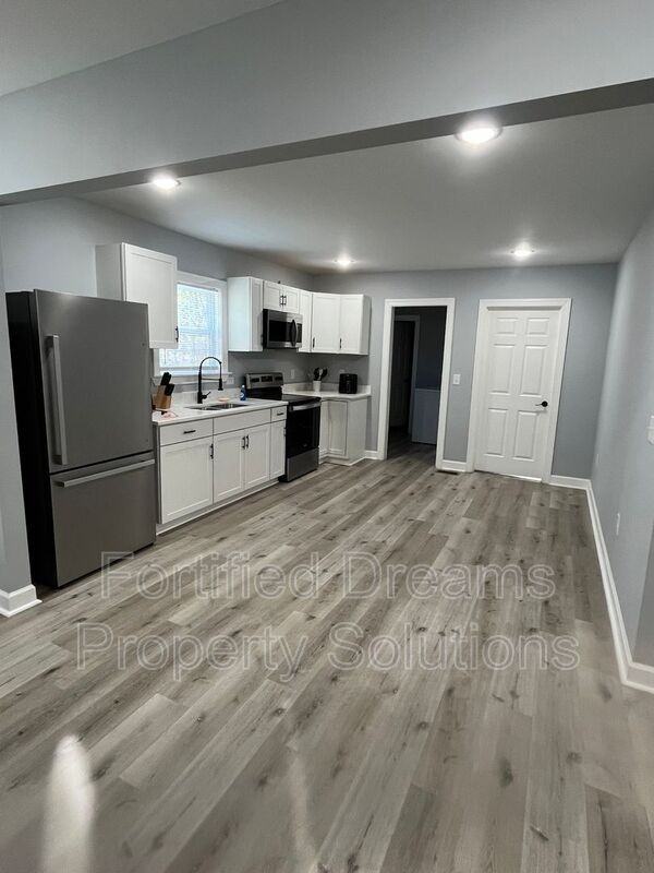 551 Ridgeway Cir - Photo 7 of 18