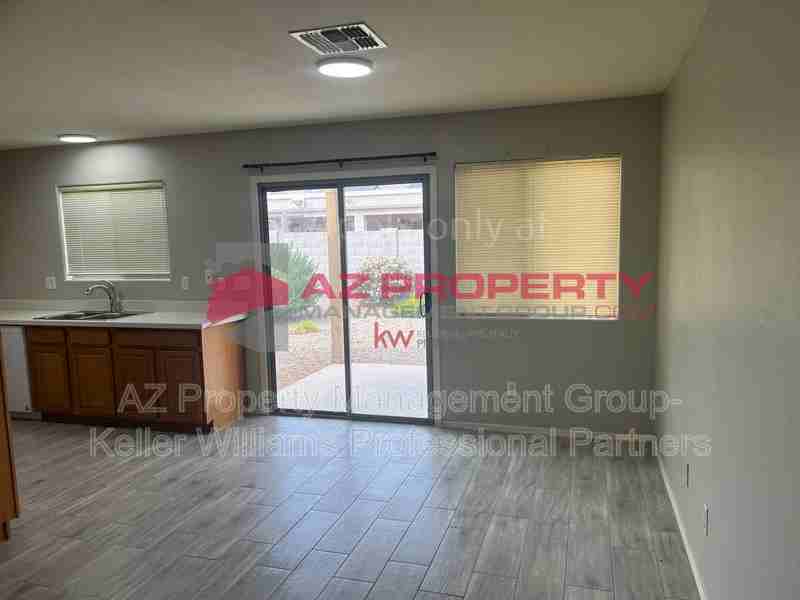 17514 W Watson Ln - Photo 4 of 17